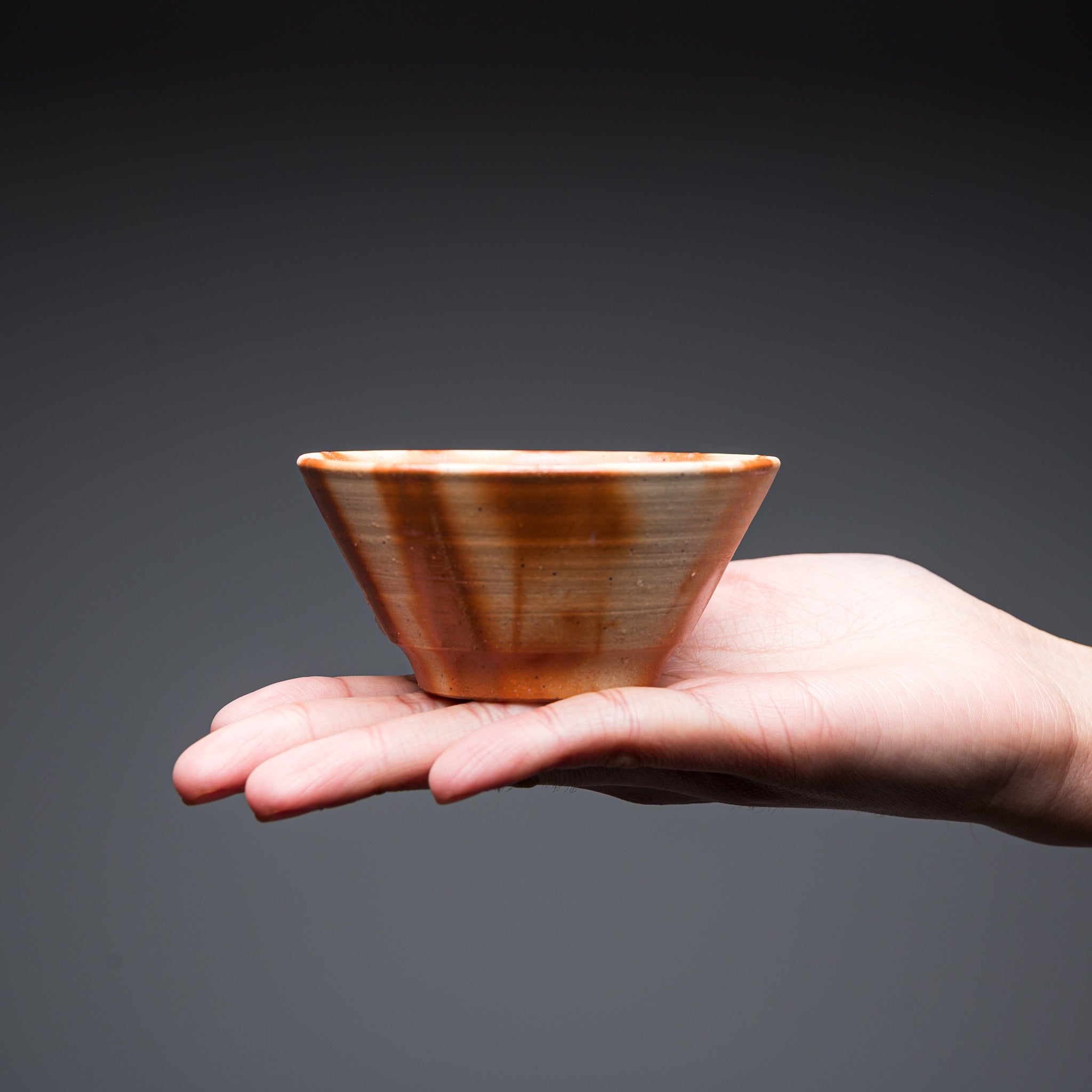 Bizen Pottery Sakazuki Sake Cup with Wooden Box - White Hidasuki / 備前焼 盃