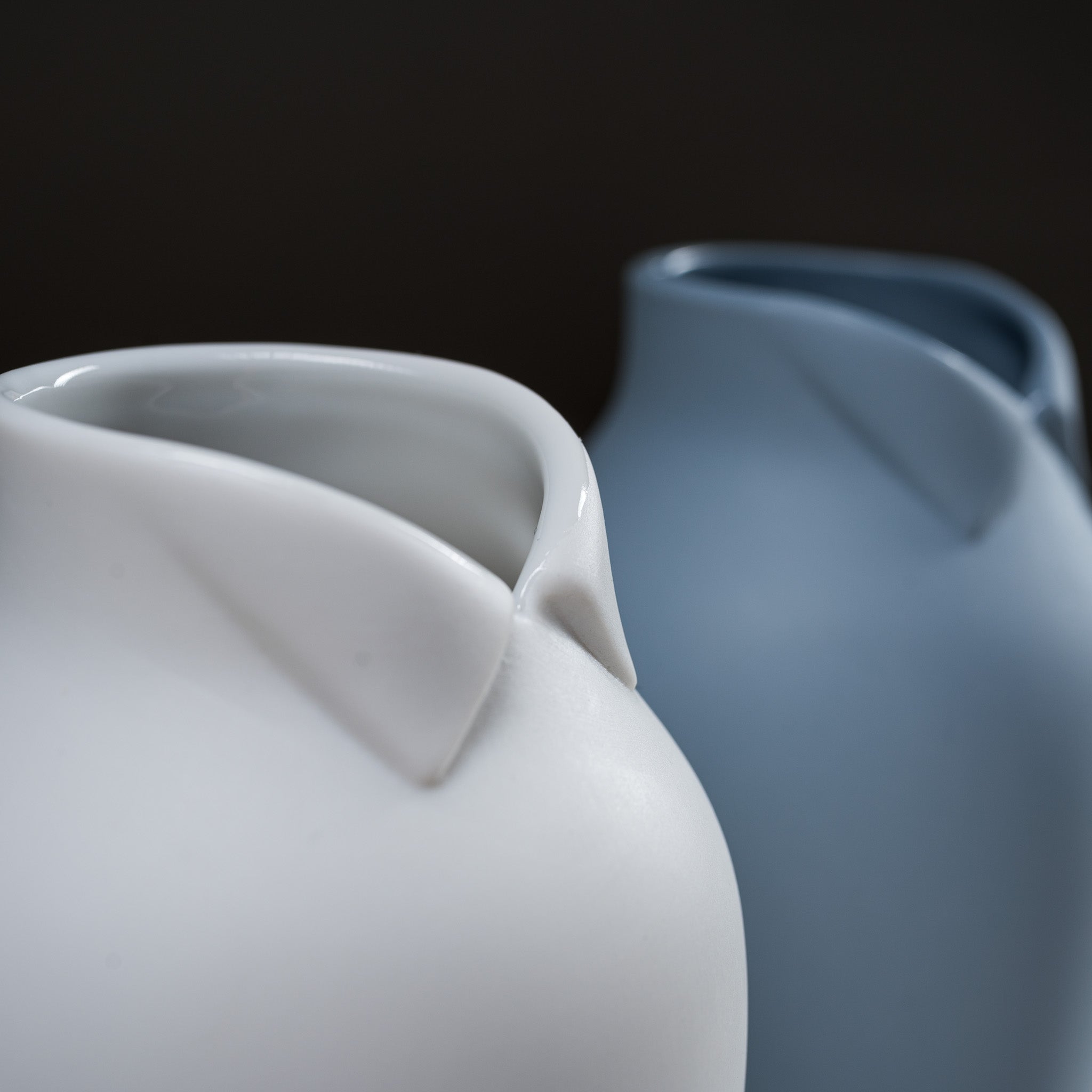 Ceramic Japan Dress-up Vase - 2 Colour Options