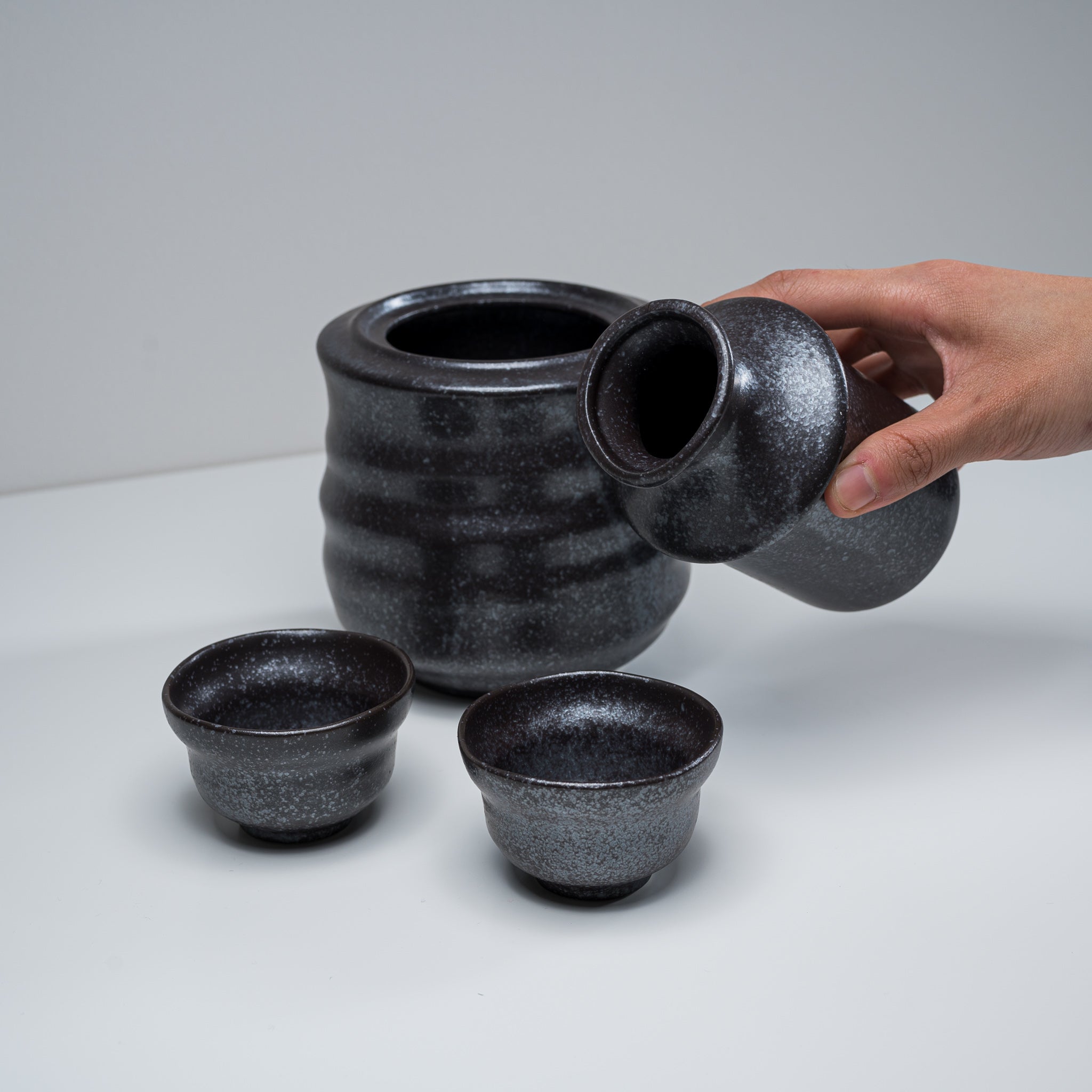 Mino ware Hot Sake Set - Charcoal Black / 熱燗用 酒器セット