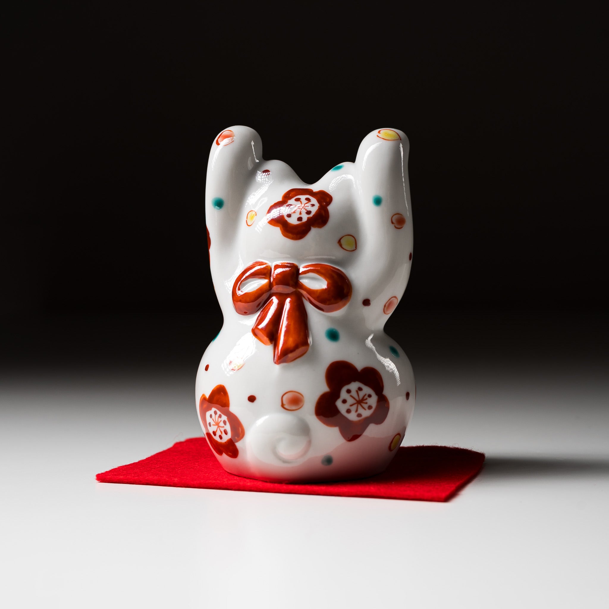 Kutani Ware Animal Ornament - Fuku Cat / 九谷焼 招き猫