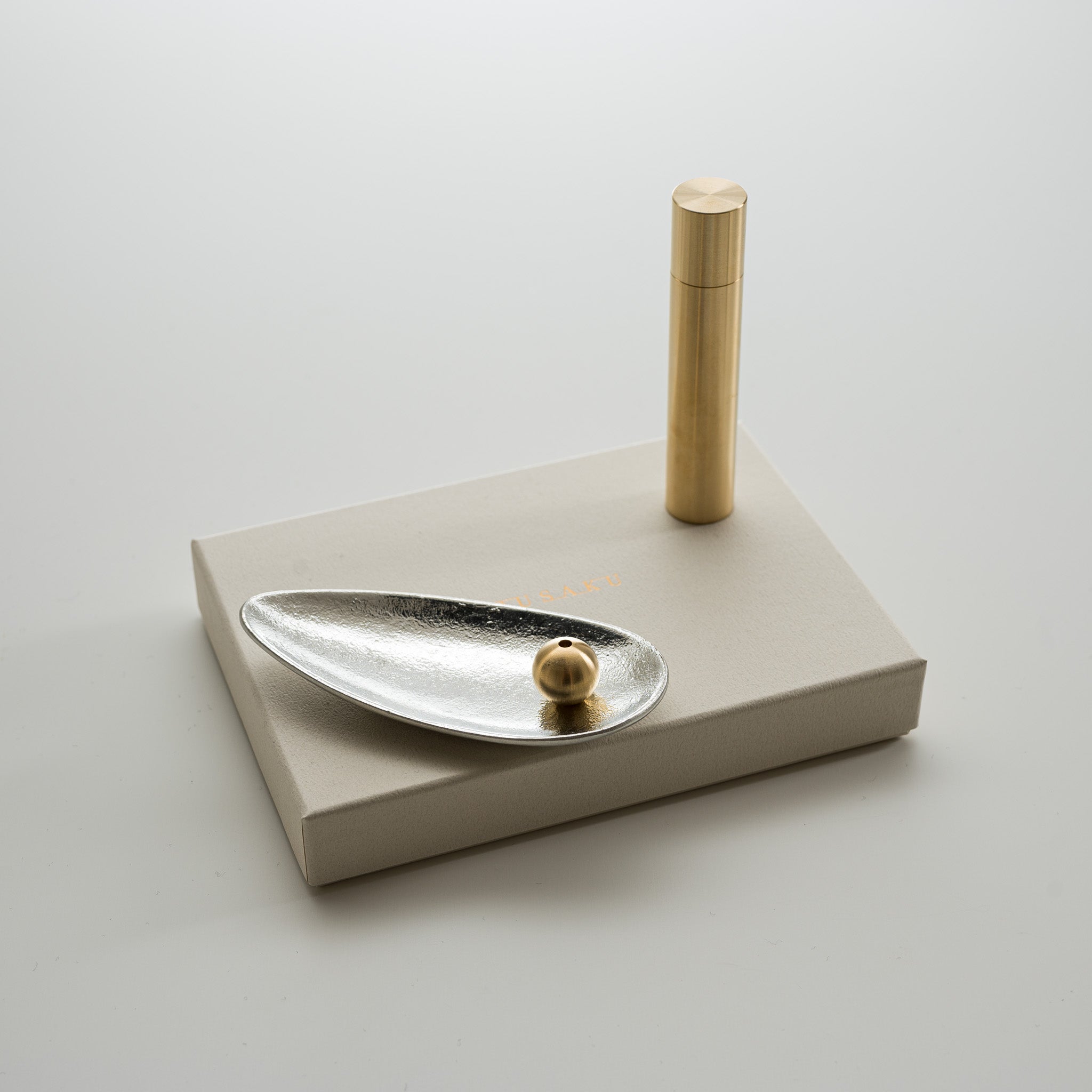 NOUSAKU Incense Holder Plate, Incense Container Gift Set - Leaf Shape / 能作 香立て