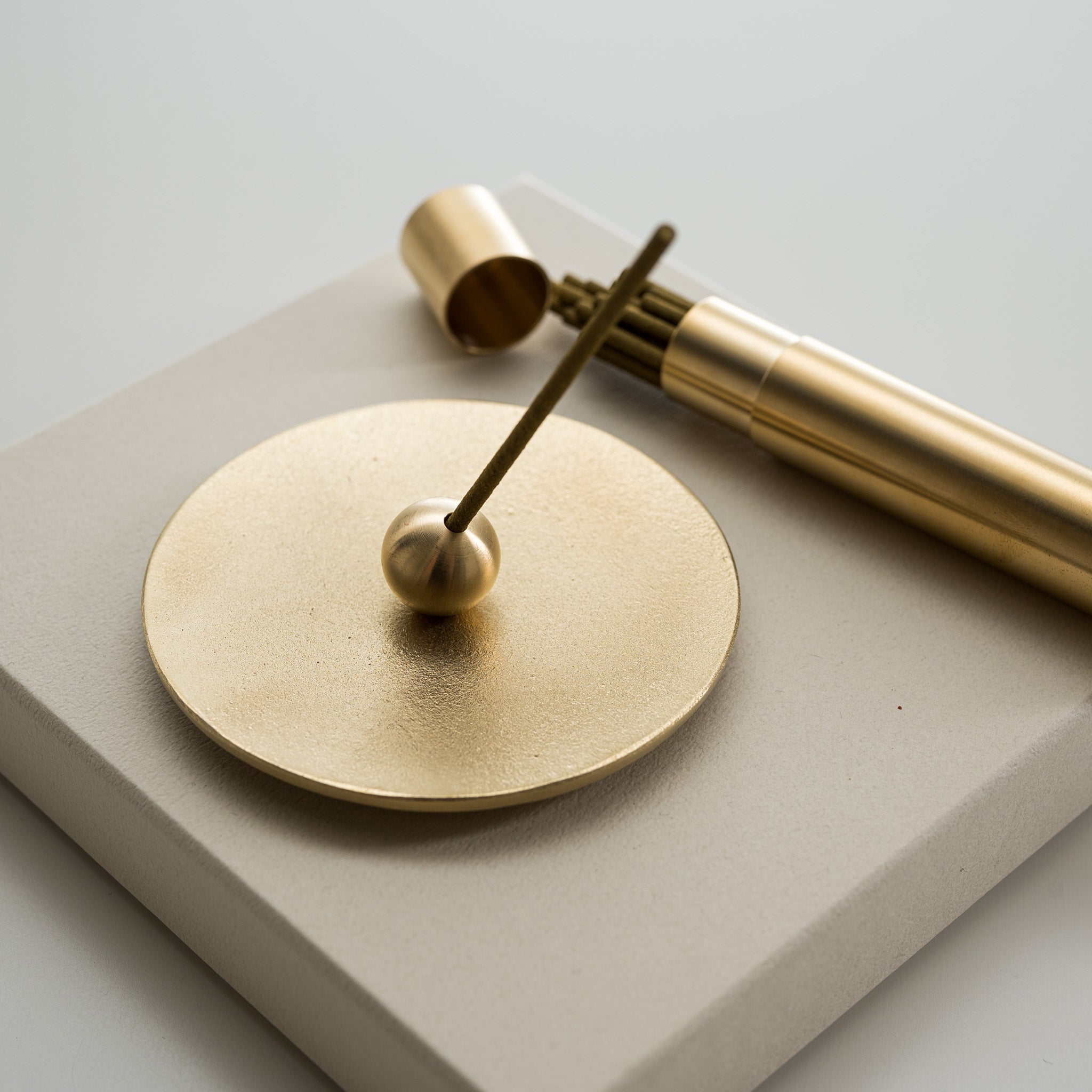 NOUSAKU Incense Holder Plate and Incense Gift Set - Round Shape / 能作 香立て