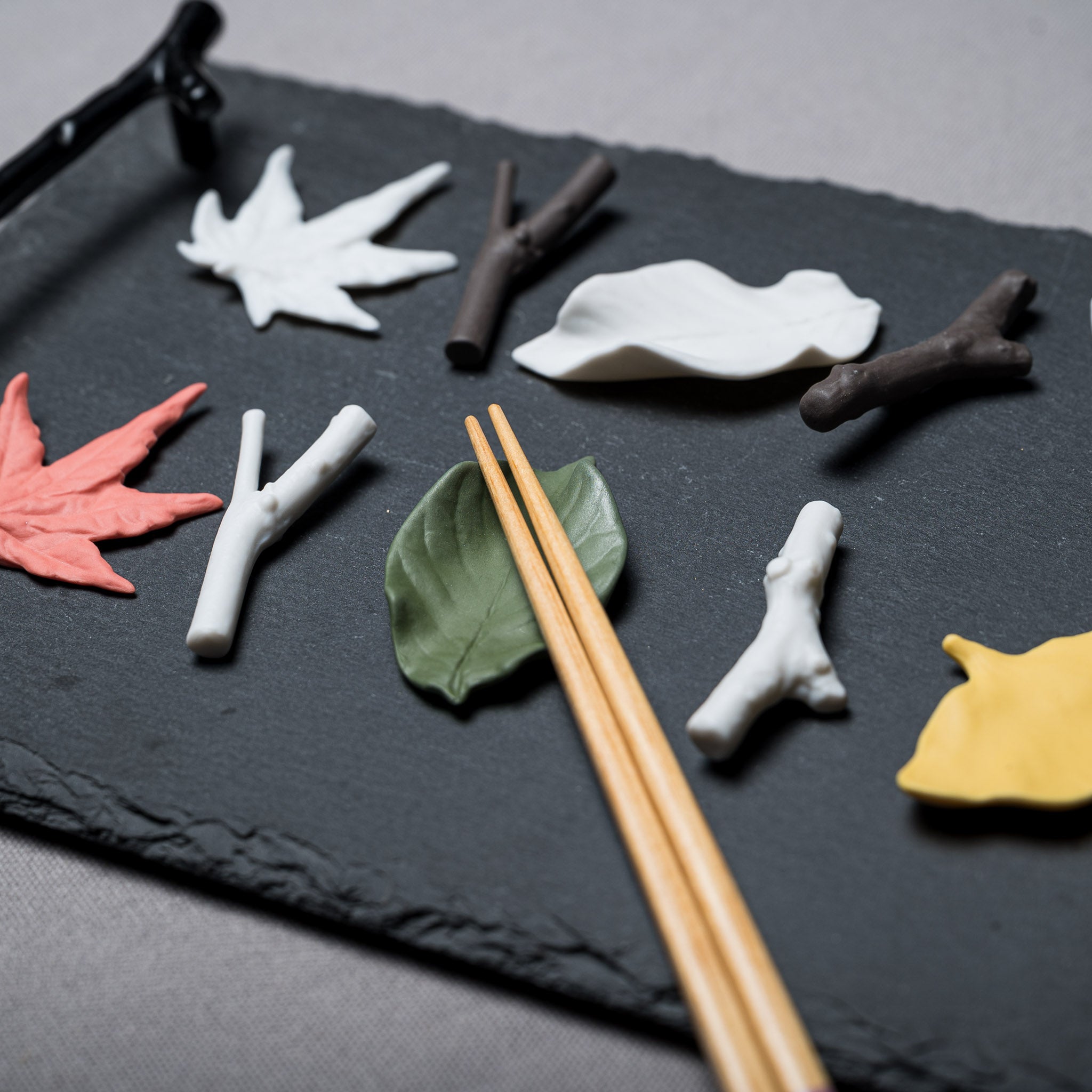 Handmade Chopstick Rest - White Autumn Leaf / 手作り 箸置き 白紅葉