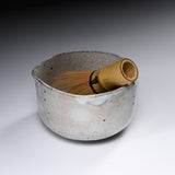Mino ware Handmade Matcha Bowl with Spout - Kohiki / 抹茶碗
