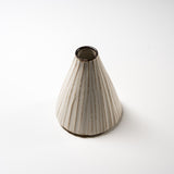 Wakasama Kiln Triangle Vase / わかさま陶芸