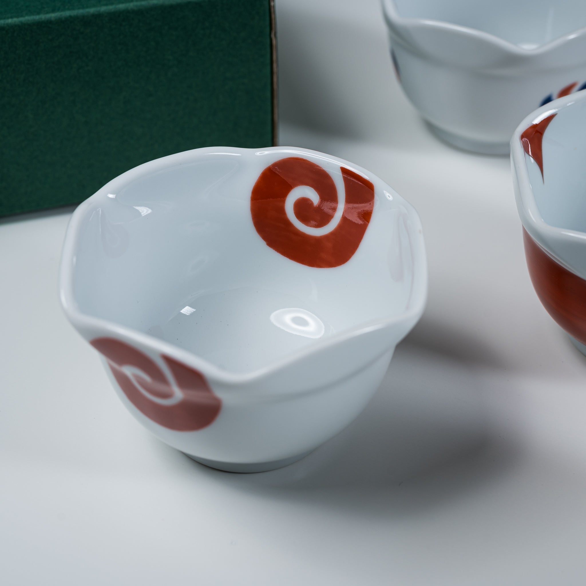 Hasami Ware Bud Hexagonal Bowl - Set of 5 / 小鉢揃え