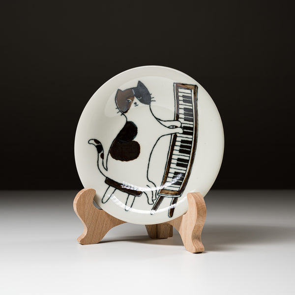 Catplayingpianoplate-