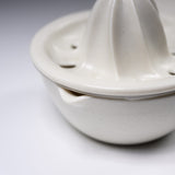 Ceramic Citrus Squeezer - White / しぼり器