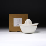 Ceramic Citrus Squeezer - White / しぼり器
