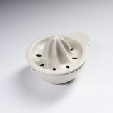 Ceramic Citrus Squeezer - White / しぼり器