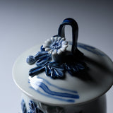 HIRADO KOHSYO DANEMON Kiln Mikawachi Ware Tea Cup with Lid / 平戸洸祥団右ヱ門窯 菊花飾湯呑み