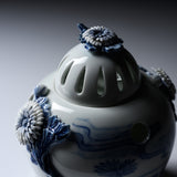 HIRADO KOHSYO DANEMON Kiln Mikawachi Ware Tea Leaf Aroma Burner / 平戸洸祥団右ヱ門窯 菊花飾茶香炉