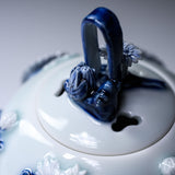 HIRADO KOHSYO DANEMON Kiln Mikawachi Ware Three-legged Incense Burner / 平戸洸祥団右ヱ門窯 菊花飾染付三つ足香炉