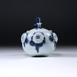 HIRADO KOHSYO DANEMON Kiln Mikawachi Ware Three-legged Incense Burner / 平戸洸祥団右ヱ門窯 菊花飾染付三つ足香炉