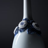 HIRADO KOHSYO DANEMON Kiln Mikawachi Ware Crane-Neck Vase / 平戸洸祥団右ヱ門窯 菊花飾染付鶴首花瓶