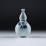HIRADO KOHSYO DANEMON Kiln Mikawachi Ware Gourd Vase / 平戸洸祥団右ヱ門窯 菊花飾瓢箪形花瓶