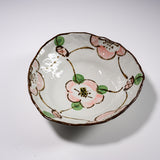 Mino ware Hand-painted Camellia Bowl - 19.5 cm / たわみ碗
