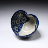 INOME Heart Handmade Matcha Bowl - Sometsuke Chrysanthemum : 染付菊花 / 小野 穣 猪目茶碗