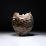 ISHIDA KAZUYA Bizen Pottery Vase with Wooden Gift Box - Tidal Spiral / 備前焼 花瓶