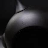 JINSUI Tokoname ware Teapot 250 ml - TOKI Hira series - Sumikuro / 人水 常滑急須