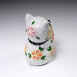 Kutani Ware Begging Cat Ornament with Golden Hand ”Coco” / 九谷焼 招き猫
