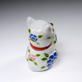 Kutani Ware Begging Cat Ornament with Golden Hand ”Mei” / 九谷焼 招き猫