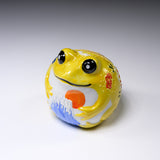 Kutani Ware Animal Ornament - Yellow Frog with Fuji / 九谷焼 カエル