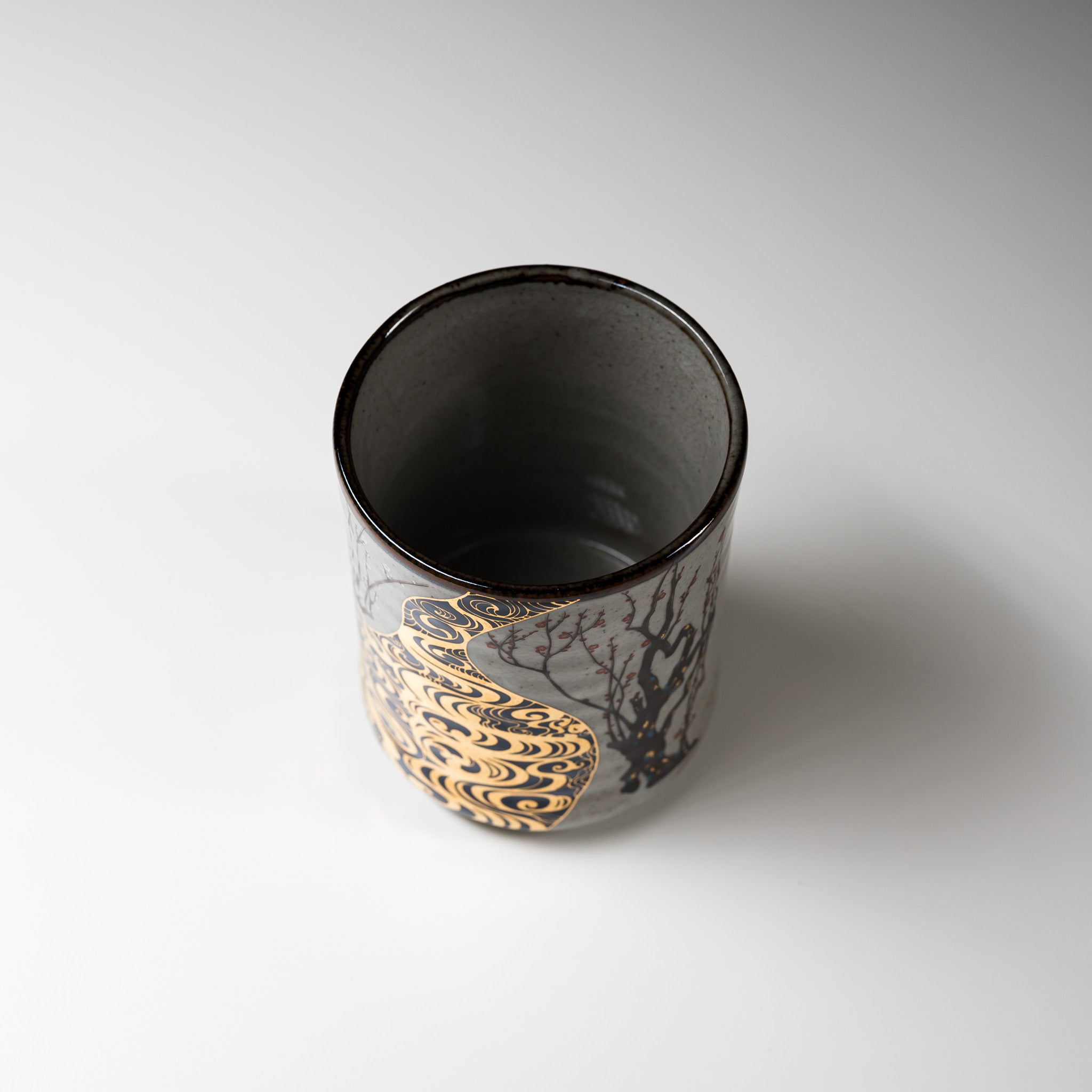 Kutani ware Japanese Yunomi Tea Cup - Kōrin Plum / 九谷焼 湯呑み
