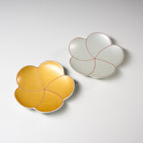 Arita Ware Plum Plate Gold/White Pair Gift Pack - 15 cm / 有田焼 ペア捻り梅