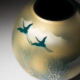 Kutani ware Vase - Gold Mountain with Crane / 九谷焼 花瓶