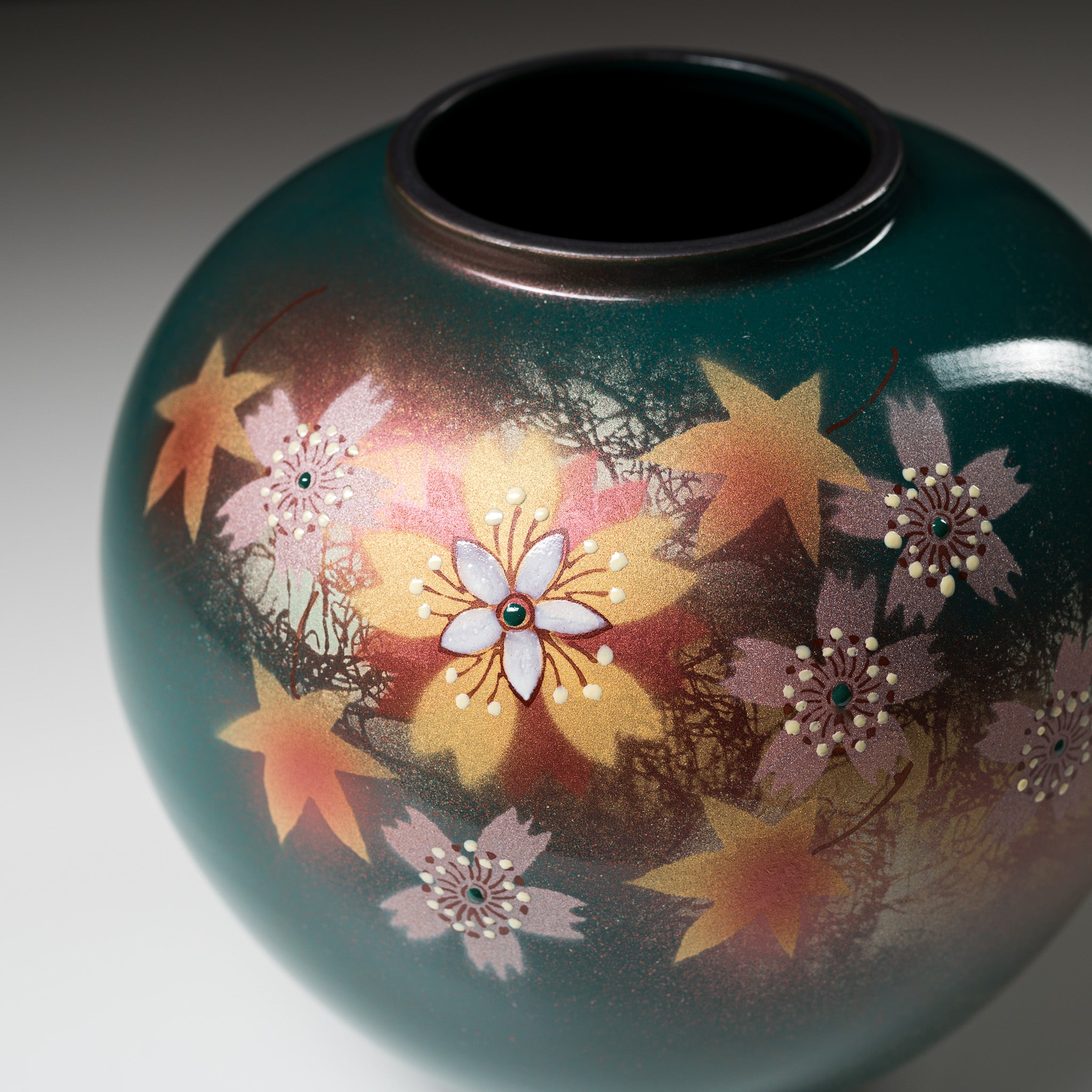 Kutani ware Round Vase with Tray - Autumn Leaf / 九谷焼 花瓶