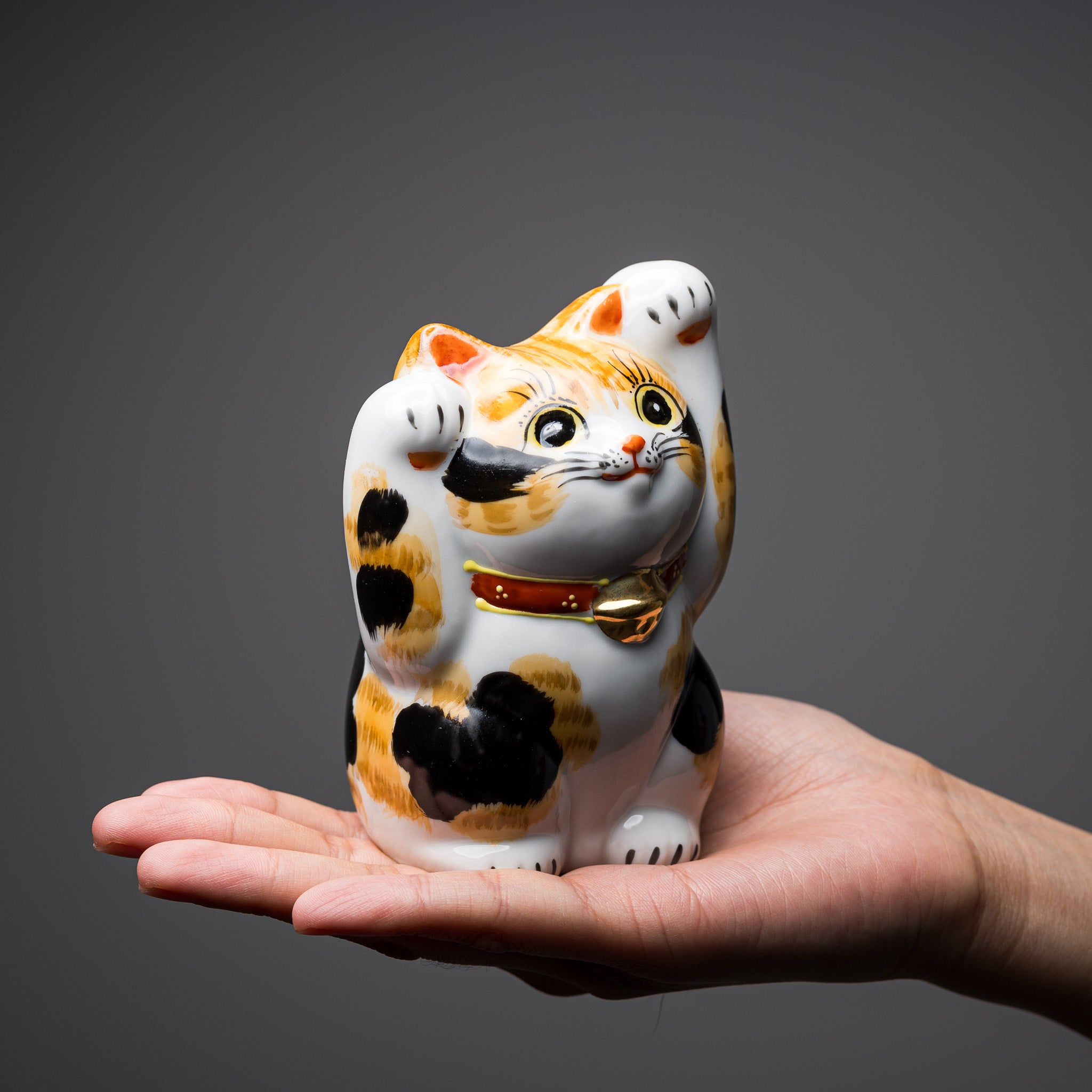 Kutani Ware Animal Ornament - Beckoning Cat "Mike" / 九谷焼 招き猫 ミケ