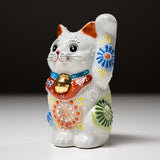 Kutani Ware Animal Ornament - White Beckoning Cat ”Moe” / 九谷焼 招き猫