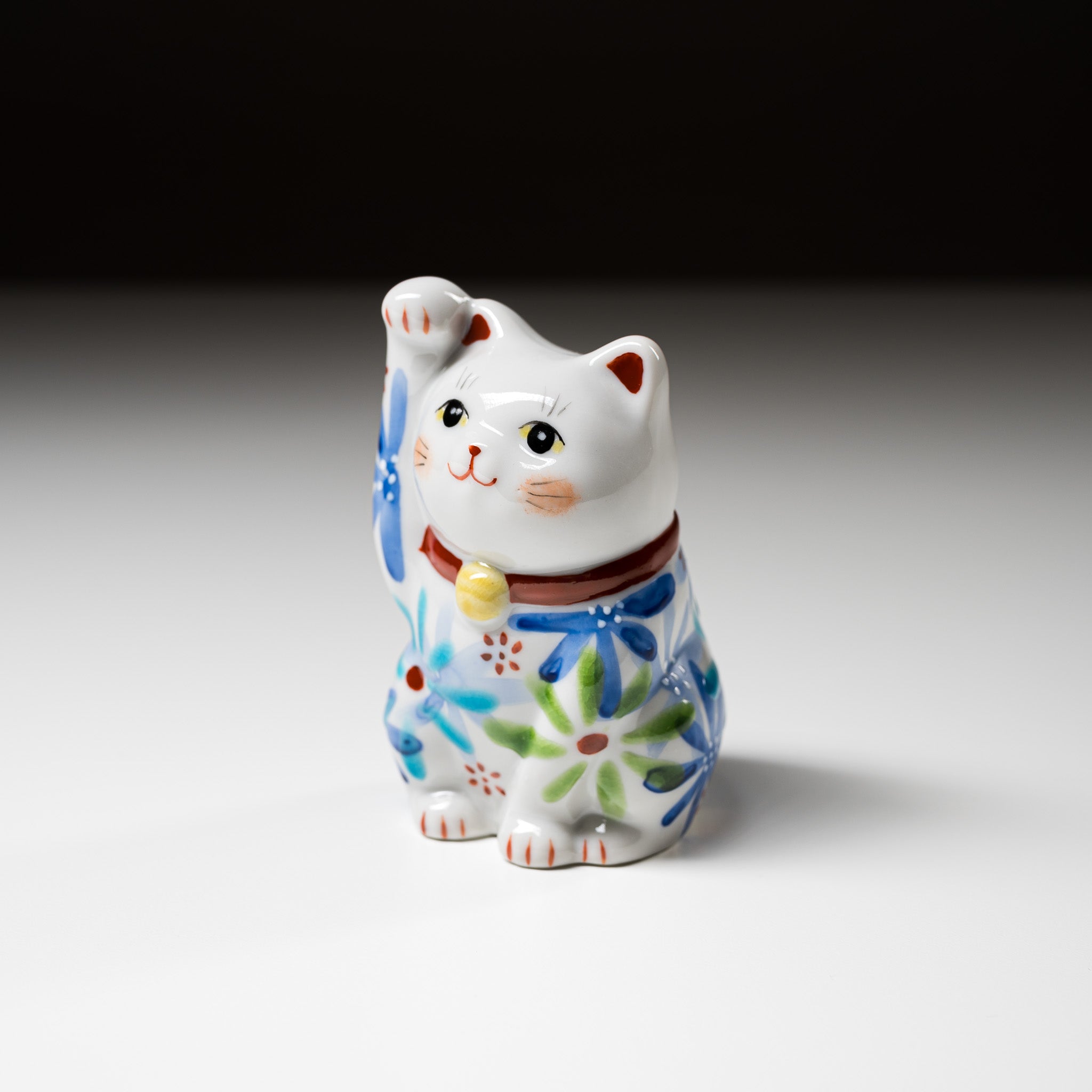 Kutani Ware Animal Ornament - Flower Beckoning Cat "Yuki" / 九谷焼 招き猫