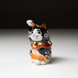 Kutani Ware Beckoning Cat Ornament - Red Fuji / 九谷焼 招き猫