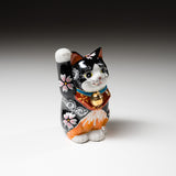 Kutani Ware Animal Ornament - Mt Fuji Black Beckoning Cat ”Nami” / 九谷焼 招き猫