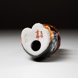 Kutani Ware Beckoning Cat Ornament - Red Fuji / 九谷焼 招き猫