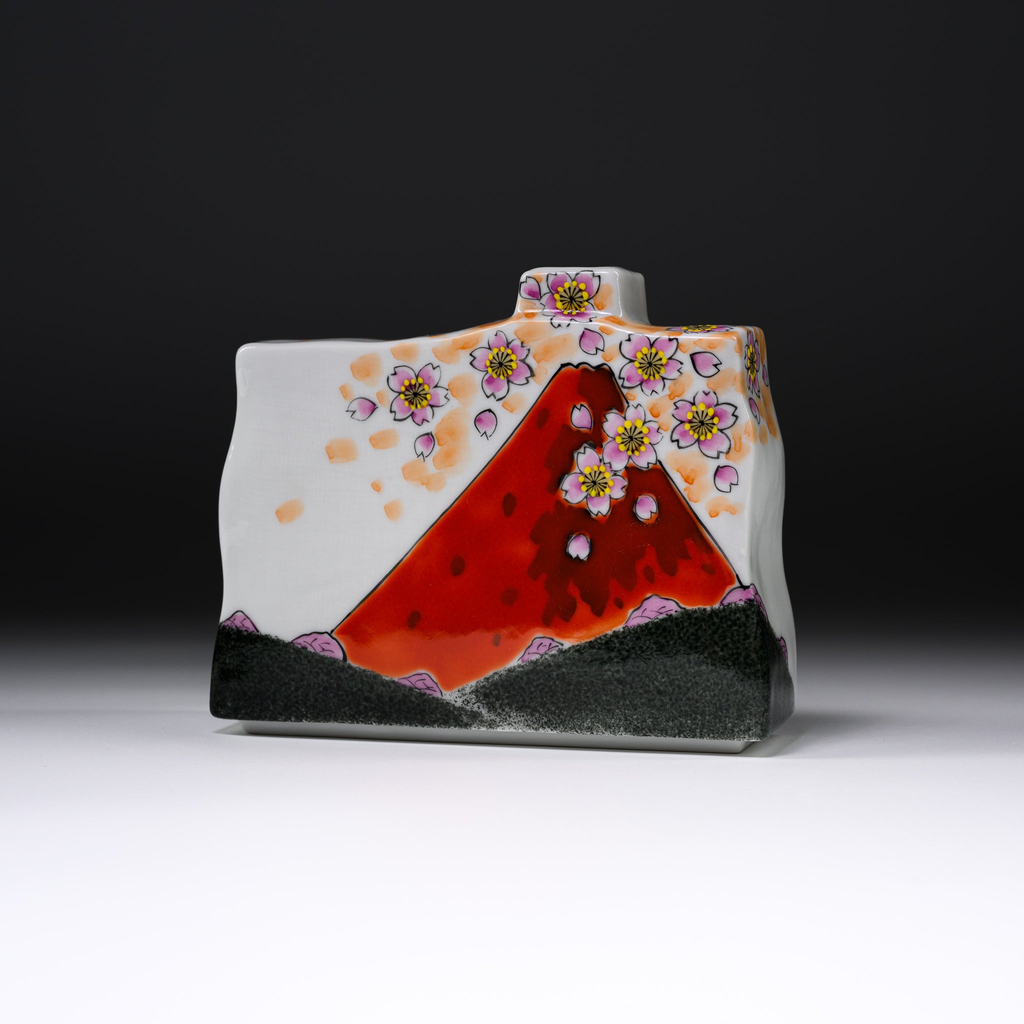Kutani ware Vase - Red Mountain with Sakura / 九谷焼 花器 – Osara