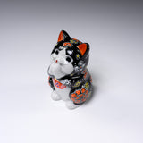 Kutani ware Cat Ornament - "Rui" / 九谷焼 おねだり猫