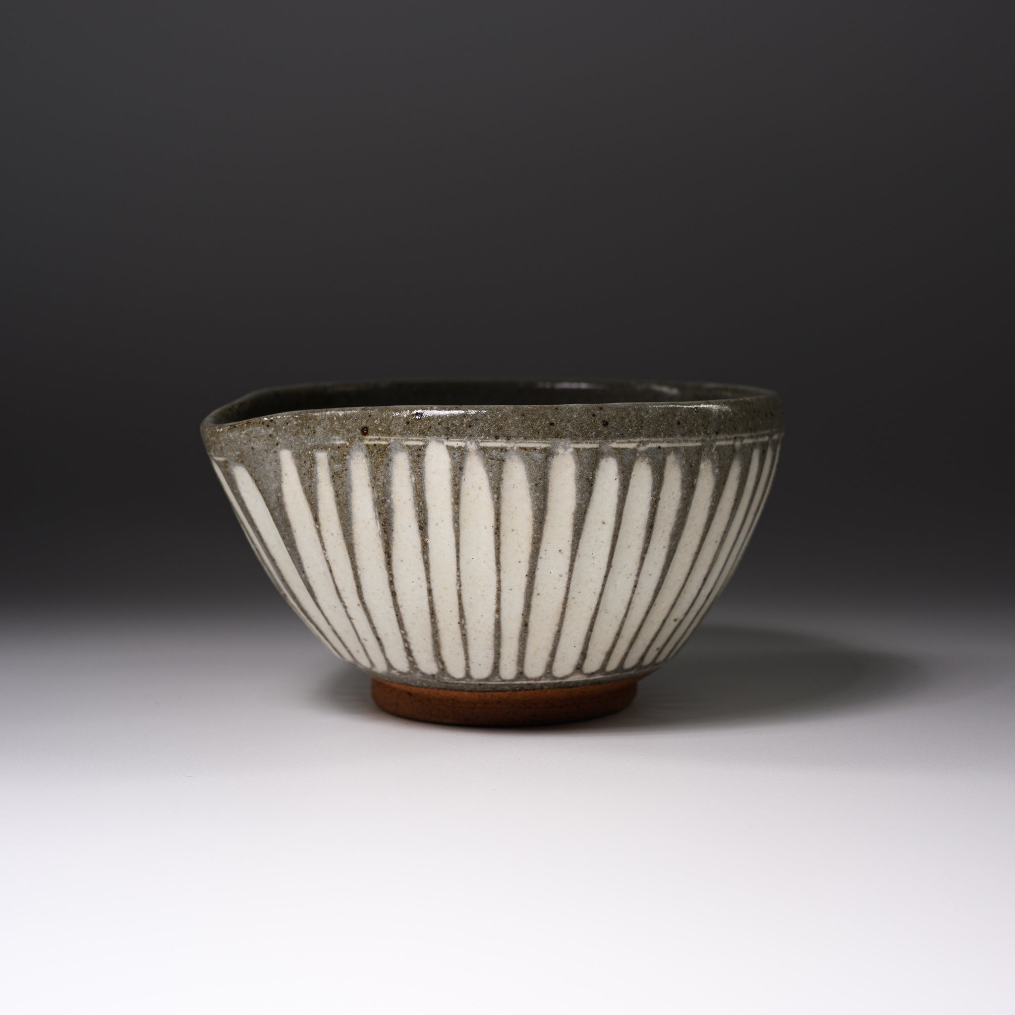 MASAMURA Matcha Bowl with Spout – Shiraito Shinogi / 抹茶碗 – Osara Australia