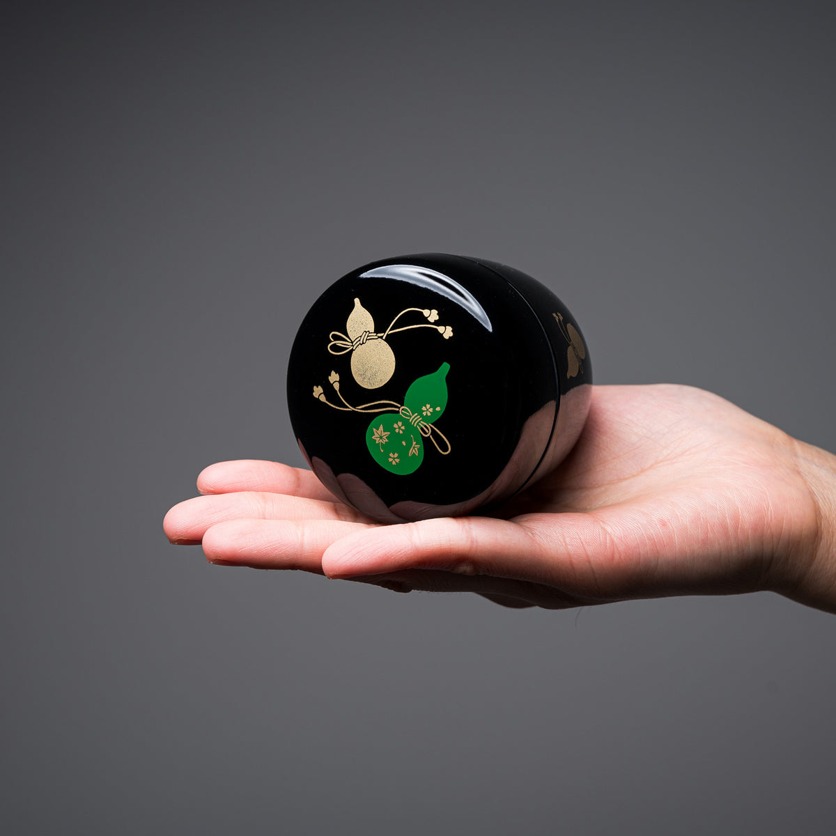 Matcha Ceremony Container - Traditional Black / 中棗 – Osara Australia