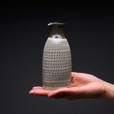 Onta Ware Tobikanna Sake Jug - Ivory / 小鹿田焼 酒徳利