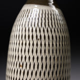 Onta Ware Tobikanna Sake Jug - Ivory / 小鹿田焼 酒徳利