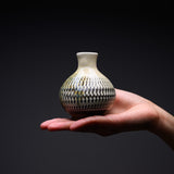 Onta Ware Tobikanna Flower Vase - 10 cm - Shallot / 小鹿田焼 一輪挿し