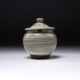 Onta Ware Tobikanna Ivory Lidded Container with Notch / 小鹿田焼 甕