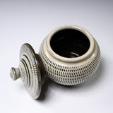 Onta Ware Tobikanna Ivory Container / 小鹿田焼 甕