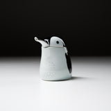 Arita Ware Soy Sauce Dispenser - Penguin / ペンギンの醤油差し