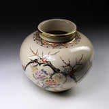 CHINJUKAN Kiln White Satsuma Ware Round Vase 21 cm - Plum and Peony / 薩摩焼 沈壽官窯