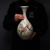 CHINJUKAN Kiln White Satsuma Ware Long-Neck Vase 31 cm - Plum and Peony / 薩摩焼 沈壽官窯