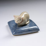 CHINJUKAN Kiln Mini Beckoning Cat on Pillow - 3 Options / 薩摩焼 沈壽官窯